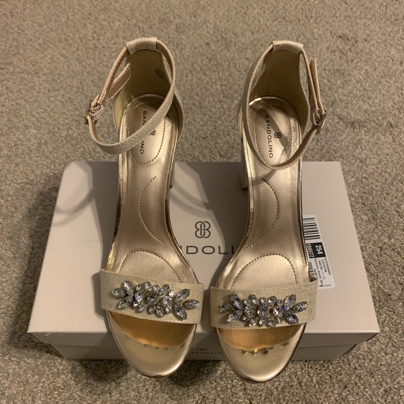 New Bandolino gold heels - Picture 2 of 5